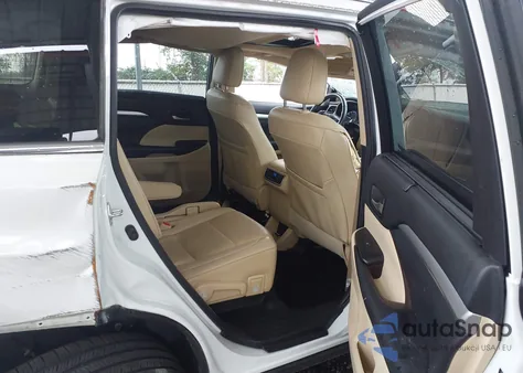 2019 Toyota Highlander Xle z USA, uszkodzony, nr VIN 5TDJZRFH8KS589875